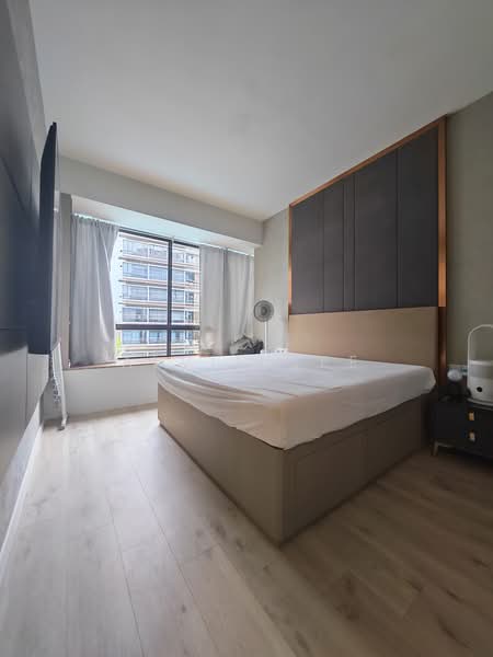 D'Nest, 131 Pasir Ris Grove, 4 Bedrooms, 1,270 sqft, Condominium For Sale, by Alvin Lee, 500188180 - Master Bedroom - PropertyGuru.com.sg