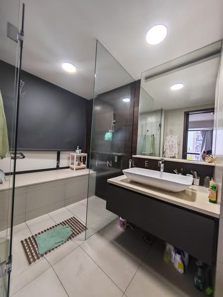 D'Nest, 131 Pasir Ris Grove, 4 Bedrooms, 1,270 sqft, Condominium For Sale, by Alvin Lee, 500188180 - Bathroom - PropertyGuru.com.sg