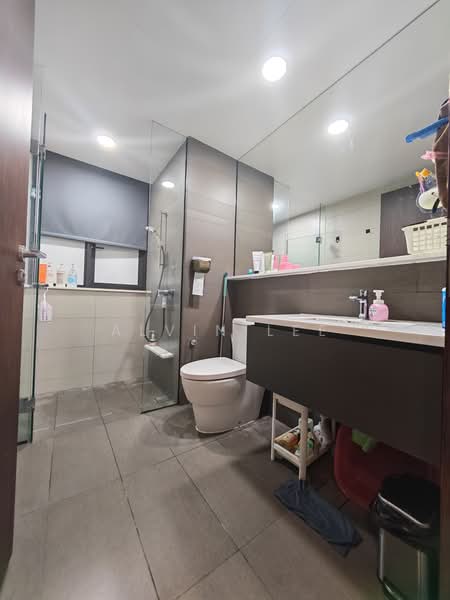 D'Nest, 131 Pasir Ris Grove, 4 Bedrooms, 1,270 sqft, Condominium For Sale, by Alvin Lee, 500188180 - Bathroom - PropertyGuru.com.sg