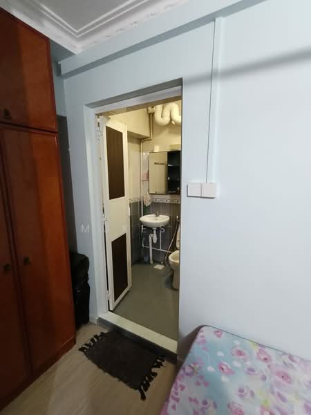 648A Jurong West Street 61, 648A Jurong West Street 61, 3 Bedrooms, 969 sqft, HDB Flat For Sale, by Mukesh D, 500188193 - Bathroom - PropertyGuru.com.sg