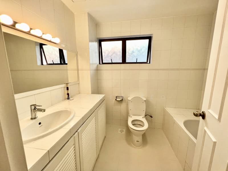 Duchess Gardens, 41 Duchess Avenue, 5 Bedrooms, 5,500 sqft, Detached House For Rent, by Matthew Teo, 500188214 - Bathroom - PropertyGuru.com.sg