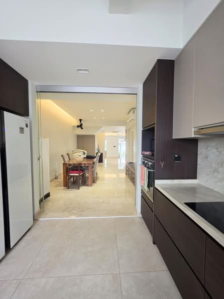 Newly renovated 2.5 storey 5 bedrooms Semi-D for rent, , 6 Bedrooms, 3,600 sqft, Semi-Detached House For Rent, by Jodia Tay, 500188218 - Kitchen - PropertyGuru.com.sg