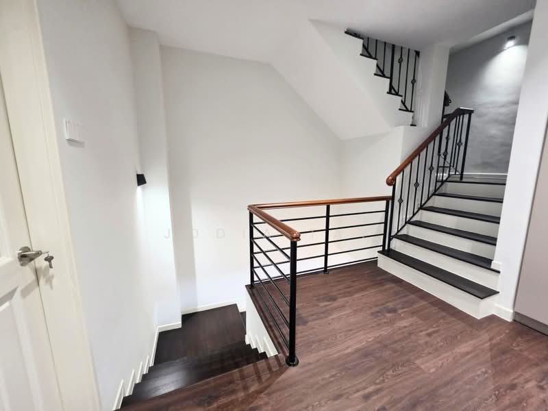 Newly renovated 2.5 storey 5 bedrooms Semi-D for rent, , 6 Bedrooms, 3,600 sqft, Semi-Detached House For Rent, by Jodia Tay, 500188218 - Interior - PropertyGuru.com.sg