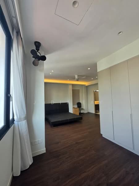 Newly renovated 2.5 storey 5 bedrooms Semi-D for rent, , 6 Bedrooms, 3,600 sqft, Semi-Detached House For Rent, by Jodia Tay, 500188218 - Bedroom - PropertyGuru.com.sg
