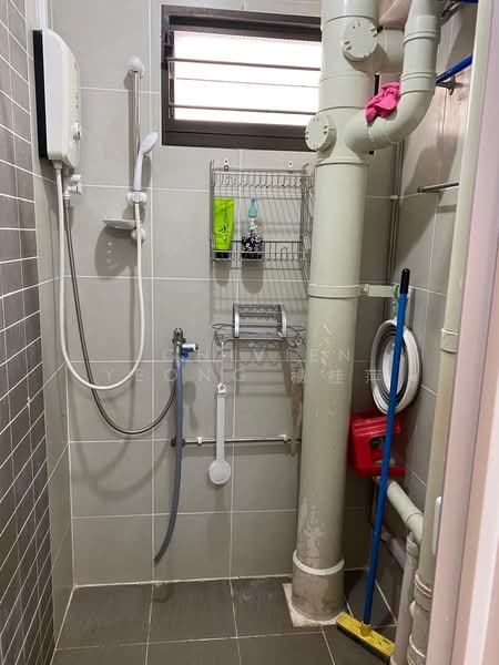 4 Tanjong Pagar Plaza, 4 Tanjong Pagar Plaza, Room Rental, 250 sqft, HDB Flat For Rent, by Jonivien Yeong 楊桂萍, 500188223 - Bathroom - PropertyGuru.com.sg