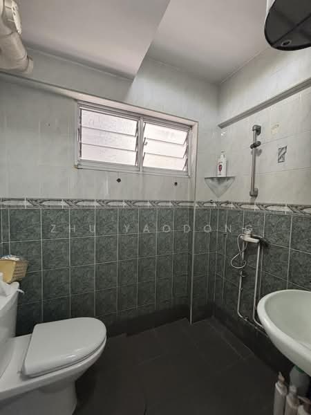 612 Clementi West Street 1, 612 Clementi West Street 1, 3 Bedrooms, 1,108 sqft, HDB Flat For Rent, by Zhu Yaodong, 500188245 - Bathroom - PropertyGuru.com.sg