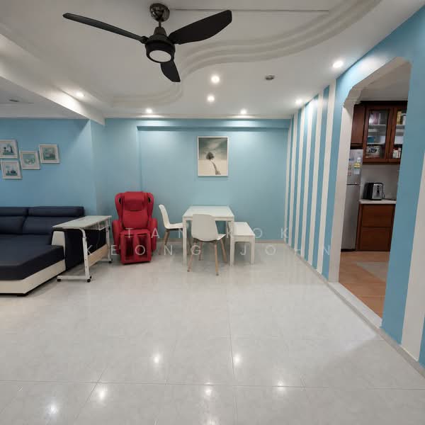 505 Jelapang Road, 505 Jelapang Road, 3 Bedrooms, 1,313 sqft, HDB Flat For Sale, by Tan Kok Keong John, 500188247 - Living Room - PropertyGuru.com.sg