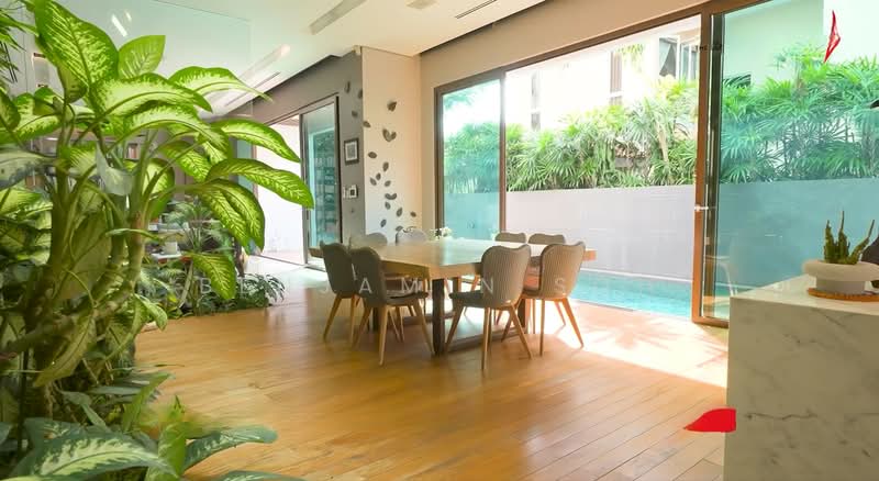 EXCLUSIVE LISTING IN EXCLUSIVE ENCLAVE, 1 KM TO TAO NAN, ST. STEPHEN'S & NGEE ANN PRIMARY SCHOOLS, East Coast / Marine Parade, 5 Bedrooms, 6,000 sqft, Semi-Detached House For Sale, by Benjamin Soh, 500188263 - Dining Room - PropertyGuru.com.sg