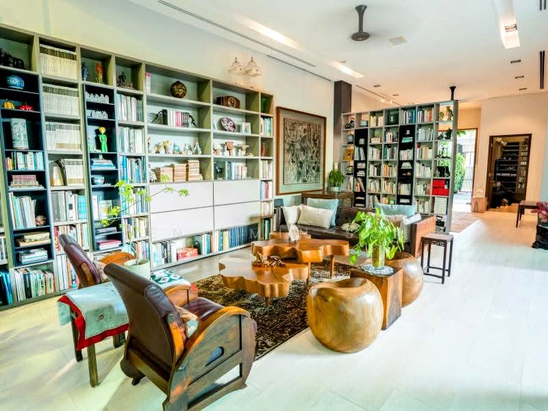 EXCLUSIVE LISTING IN EXCLUSIVE ENCLAVE, 1 KM TO TAO NAN, ST. STEPHEN'S & NGEE ANN PRIMARY SCHOOLS, East Coast / Marine Parade, 5 Bedrooms, 6,000 sqft, Semi-Detached House For Sale, by Benjamin Soh, 500188263 - Living Room - PropertyGuru.com.sg