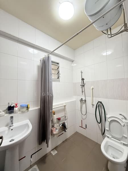 25A Saint George's Lane, 25A Saint George's Lane, Room Rental, 129 sqft, HDB Flat For Rent, by Regina Yap, 500188268 - Bathroom - PropertyGuru.com.sg