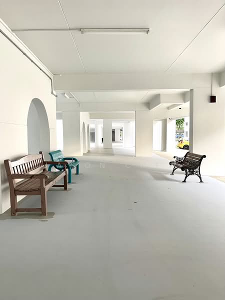 621 Yishun Ring Road, 621 Yishun Ring Road, 3 Bedrooms, 1,130 sqft, HDB Flat For Sale, by Jason Chew, 500188277 - Clean Void Deck with Seats - PropertyGuru.com.sg