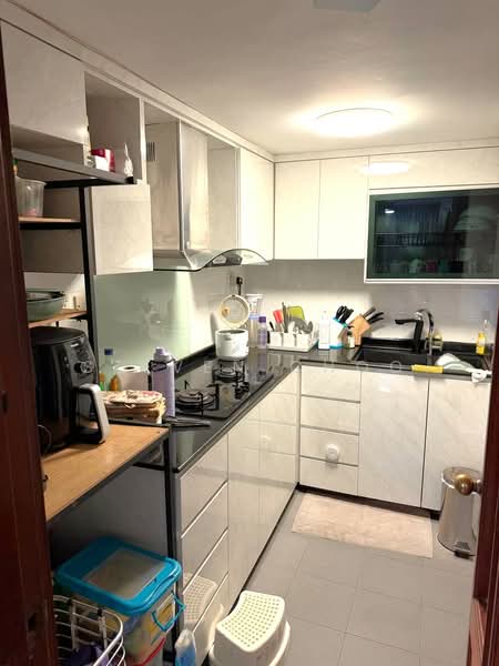 Hougang Green, 5 Buangkok Green, Room Rental, 120 sqft, Apartment For Rent, by Steven Choo, 500188299 - Kitchen - PropertyGuru.com.sg