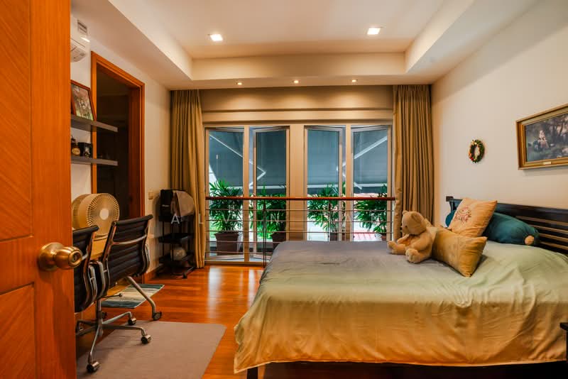 Bungalow In Frankel, , 5 Bedrooms, 5,000 sqft, Bungalow House For Sale, by Alvin Tan, 500188300 - Bedroom - PropertyGuru.com.sg