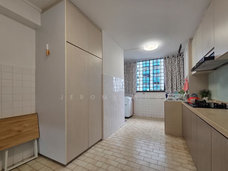 533 Bukit Batok Street 51, 533 Bukit Batok Street 51, 2 Bedrooms, 742 sqft, HDB Flat For Sale, by Jerome Woo, 500188322 - Kitchen - PropertyGuru.com.sg