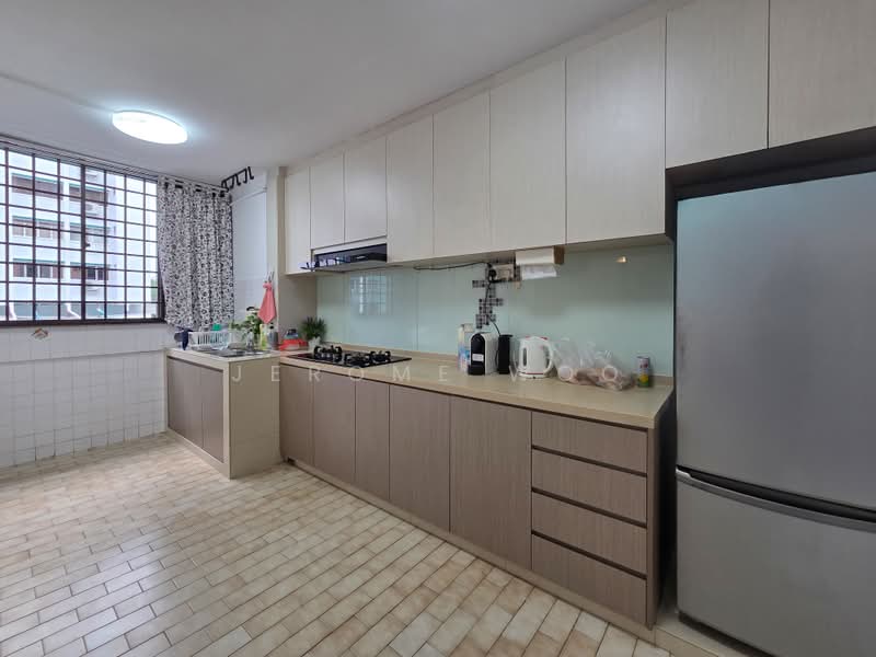 533 Bukit Batok Street 51, 533 Bukit Batok Street 51, 2 Bedrooms, 742 sqft, HDB Flat For Sale, by Jerome Woo, 500188322 - Kitchen - PropertyGuru.com.sg