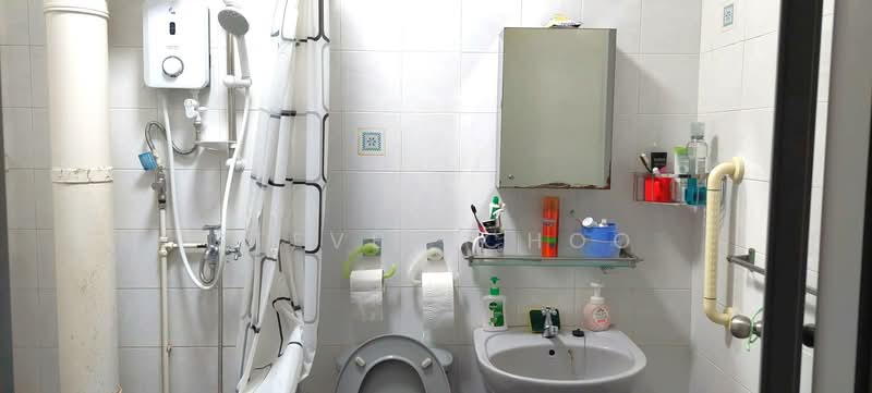 62 Lorong 4 Toa Payoh, 62 Lorong 4 Toa Payoh, Room Rental, 120 sqft, HDB Flat For Rent, by Steven Choo, 500188328 - Bathroom - PropertyGuru.com.sg
