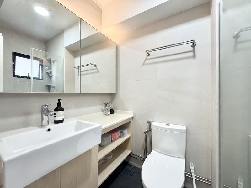 73A Redhill Road, 73A Redhill Road, 3 Bedrooms, 1,238 sqft, HDB Flat For Sale, by Shawn Low, 500188336 - Master Bathroom - PropertyGuru.com.sg