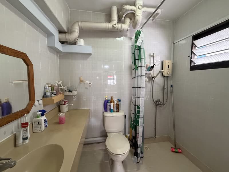 532 Woodlands Drive 14, 532 Woodlands Drive 14, 3 Bedrooms, 1,141 sqft, HDB Flat For Sale, by Sebs Low, 500188339 - Bathroom - PropertyGuru.com.sg