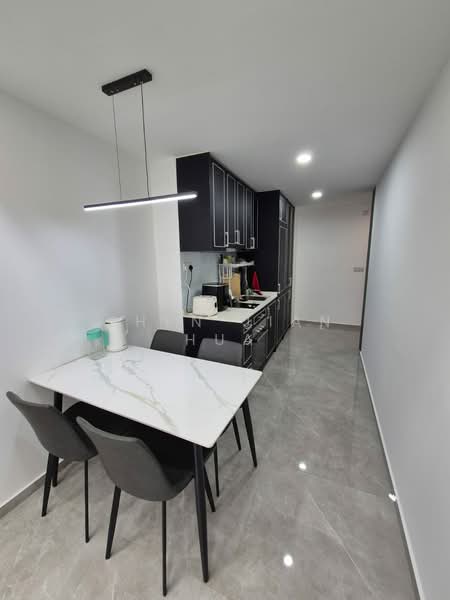 Mayfair Gardens, 16 Rifle Range Road, 2 Bedrooms, 753 sqft, Condominium For Sale, by Shen Jian Hua, 500188342 - Kitchen - PropertyGuru.com.sg