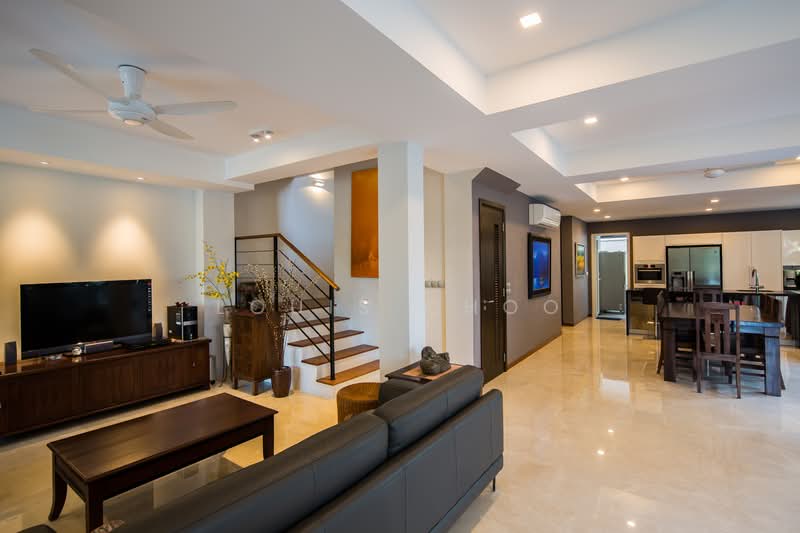 Upper Changi Road (Peakview Estate), UPPER CHANGI ROAD, 5 Bedrooms, 2,863 sqft, Corner Terrace For Sale, by Louis Choo, 500188345 - Living Room - PropertyGuru.com.sg
