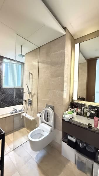 Gramercy Park, 57 Grange Road, 3 Bedrooms, 1,184 sqft, Condominium For Sale, by Tan Kwan Yick, 500188348 - Bathroom - PropertyGuru.com.sg