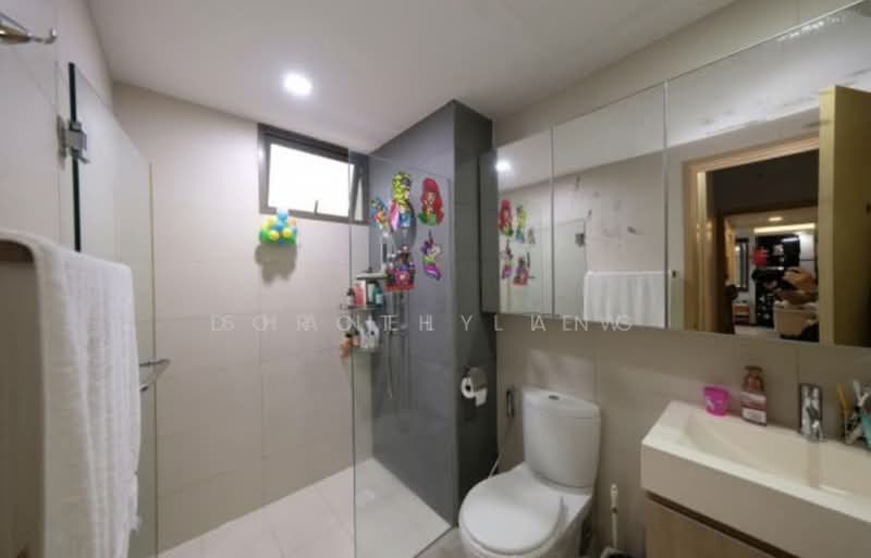 Parc Vera, Hougang Street 32, 3 Bedrooms, 1,302 sqft, Condominium For Rent, by Dorothy Ang, 500188349 - Bathroom - PropertyGuru.com.sg