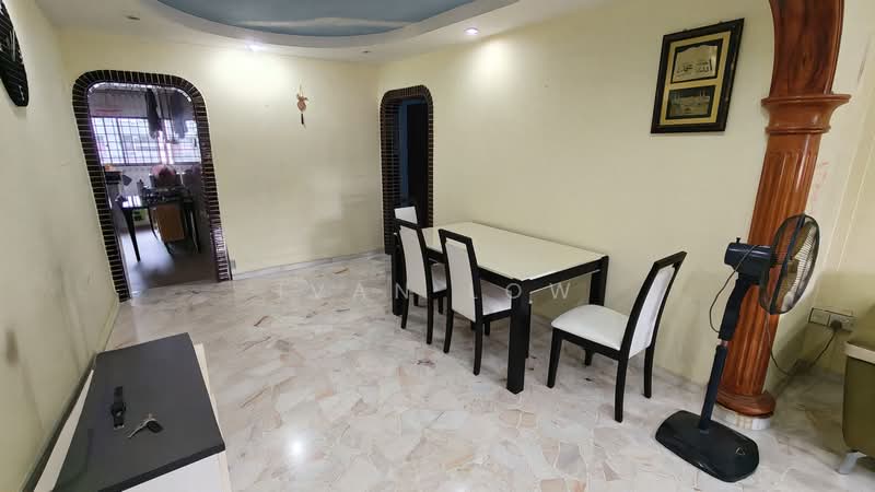 545 Jurong West Street 42, 545 Jurong West Street 42, 3 Bedrooms, 1,119 sqft, HDB Flat For Sale, by Ivan Low, 500188356 - Dining Room - PropertyGuru.com.sg