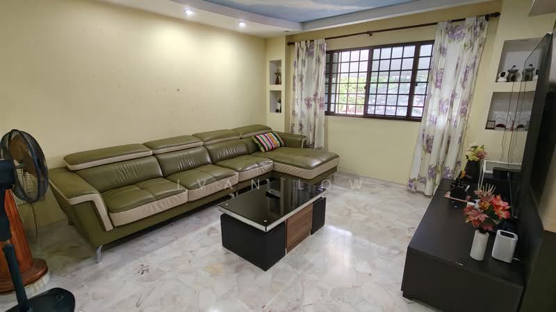 545 Jurong West Street 42, 545 Jurong West Street 42, 3 Bedrooms, 1,119 sqft, HDB Flat For Sale, by Ivan Low, 500188356 - Living Room - PropertyGuru.com.sg