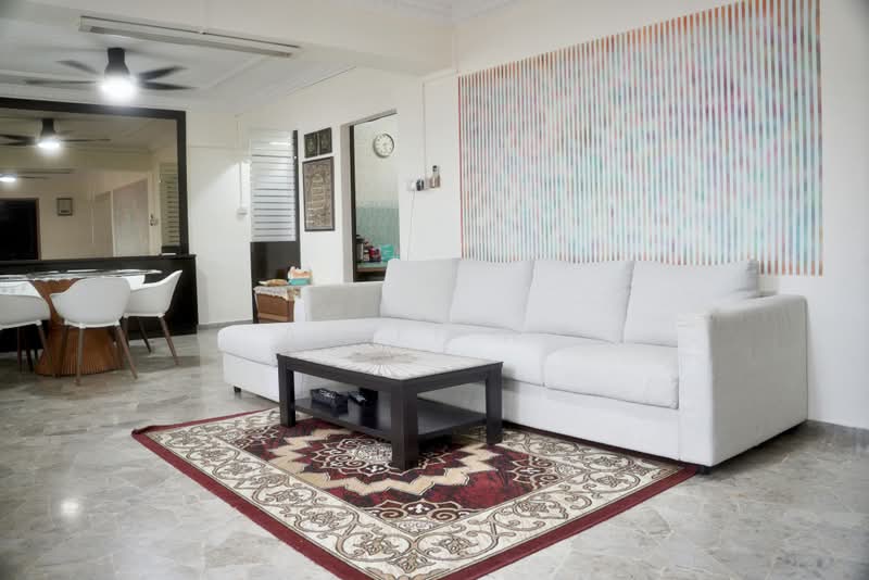 461 Hougang Avenue 10, 461 Hougang Avenue 10, 4 Bedrooms, 1,323 sqft, HDB Flat For Sale, by Ariff HD, 500188362 - Living Room - PropertyGuru.com.sg