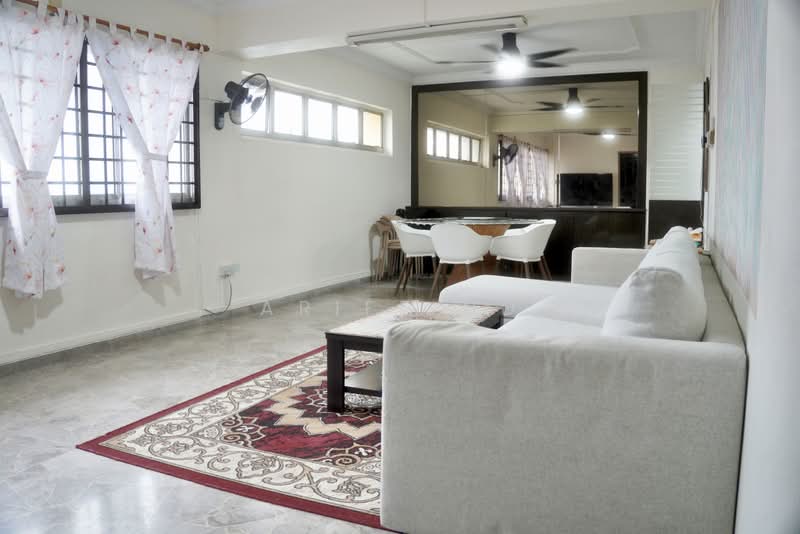 461 Hougang Avenue 10, 461 Hougang Avenue 10, 4 Bedrooms, 1,323 sqft, HDB Flat For Sale, by Ariff HD, 500188362 - Living Room - PropertyGuru.com.sg