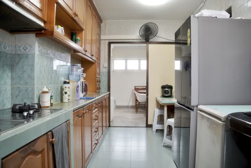 461 Hougang Avenue 10, 461 Hougang Avenue 10, 4 Bedrooms, 1,323 sqft, HDB Flat For Sale, by Ariff HD, 500188362 - Kitchen - PropertyGuru.com.sg