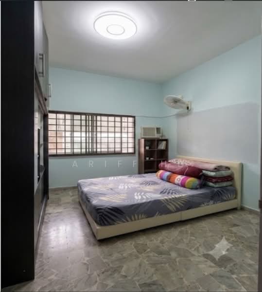 461 Hougang Avenue 10, 461 Hougang Avenue 10, 4 Bedrooms, 1,323 sqft, HDB Flat For Sale, by Ariff HD, 500188362 - Bedroom - PropertyGuru.com.sg