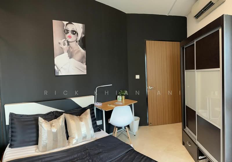 Burlington Square, 175 Bencoolen Street, 1 Bedroom, 200 sqft, Apartment For Rent, by Rick Khiantani, 500188367 - Bedroom - PropertyGuru.com.sg
