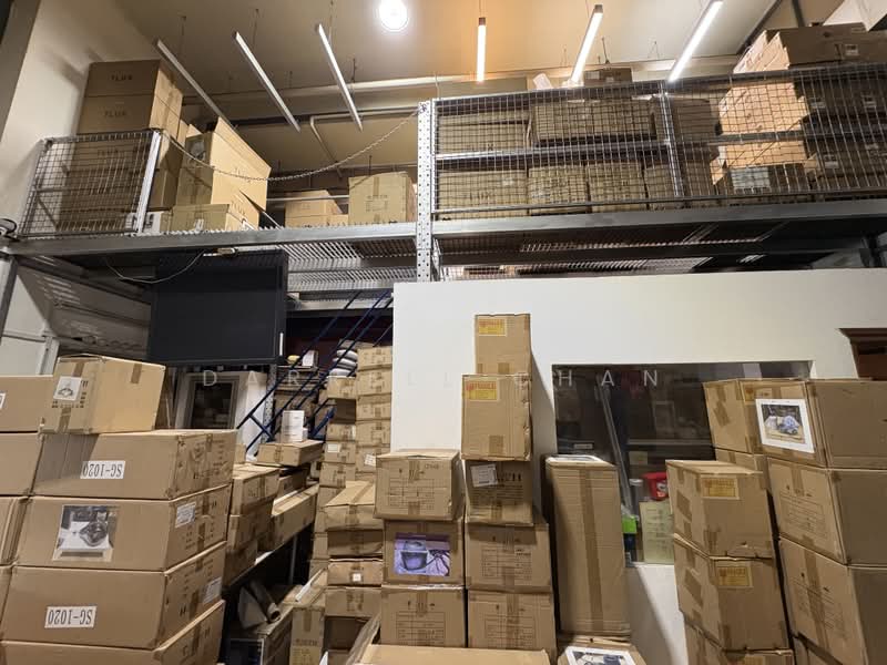 Wcega Plaza, 1 Bukit Batok Crescent, 2,368 sqft, Light Industrial (B1) For Sale, by Darrell Chan, 500188371 - Interior - CommercialGuru.com.sg