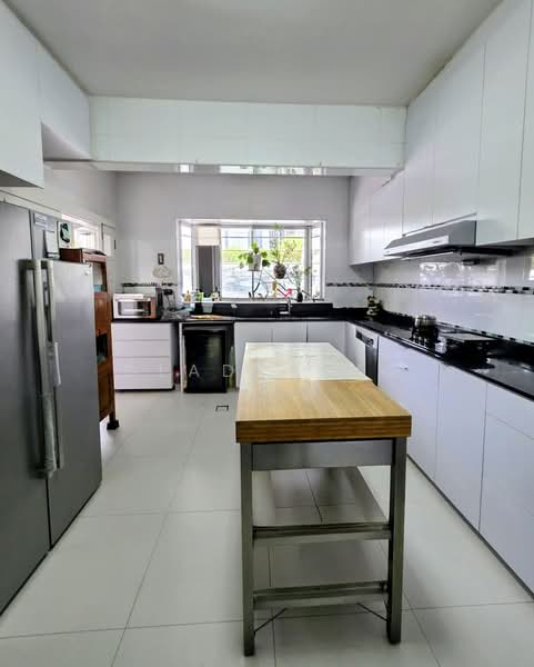 999 Years 2 Storey Semi-D in Jalan Kayu, Quiet & Near LRT, , 5 Bedrooms, 2,400 sqft, Semi-Detached House For Sale, by Gladys Ng, 500188374 - Kitchen - PropertyGuru.com.sg