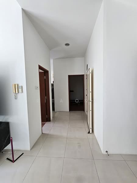 Dyson Road, Dyson Road, 6 Bedrooms, 3,800 sqft, Semi-Detached House For Sale, by Rita Ong, 500188381 - Corridor - PropertyGuru.com.sg