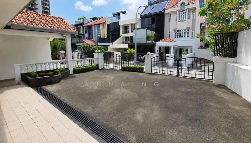 Simon Place, Simon Place, 4 Bedrooms, 4,300 sqft, Terraced House For Sale, by Anna Ng, 500188384 - Exterior - PropertyGuru.com.sg