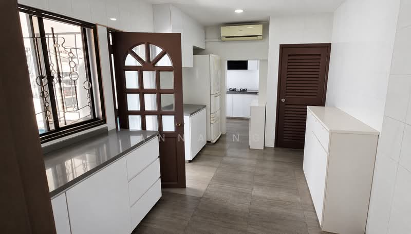 Simon Place, Simon Place, 4 Bedrooms, 4,300 sqft, Terraced House For Sale, by Anna Ng, 500188384 - Kitchen - PropertyGuru.com.sg