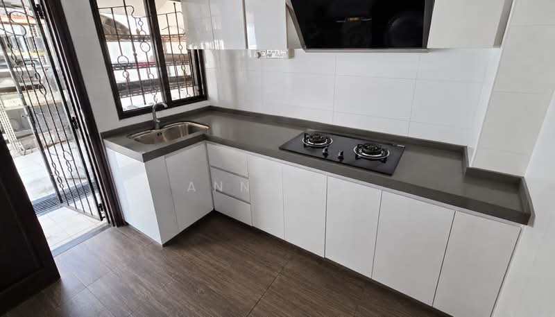 Simon Place, Simon Place, 4 Bedrooms, 4,300 sqft, Terraced House For Sale, by Anna Ng, 500188384 - Kitchen - PropertyGuru.com.sg
