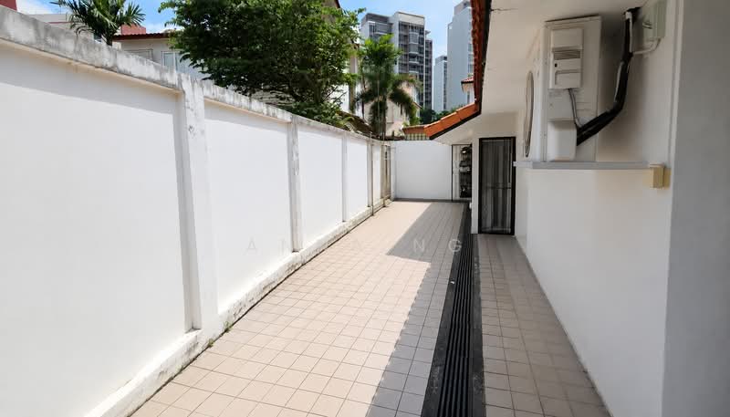 Simon Place, Simon Place, 4 Bedrooms, 4,300 sqft, Terraced House For Sale, by Anna Ng, 500188384 - Exterior - PropertyGuru.com.sg