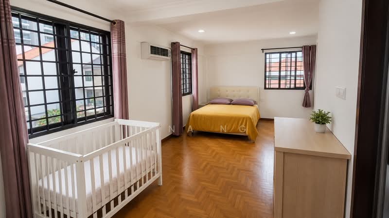 Simon Place, Simon Place, 4 Bedrooms, 4,300 sqft, Terraced House For Sale, by Anna Ng, 500188384 - Bedroom - PropertyGuru.com.sg