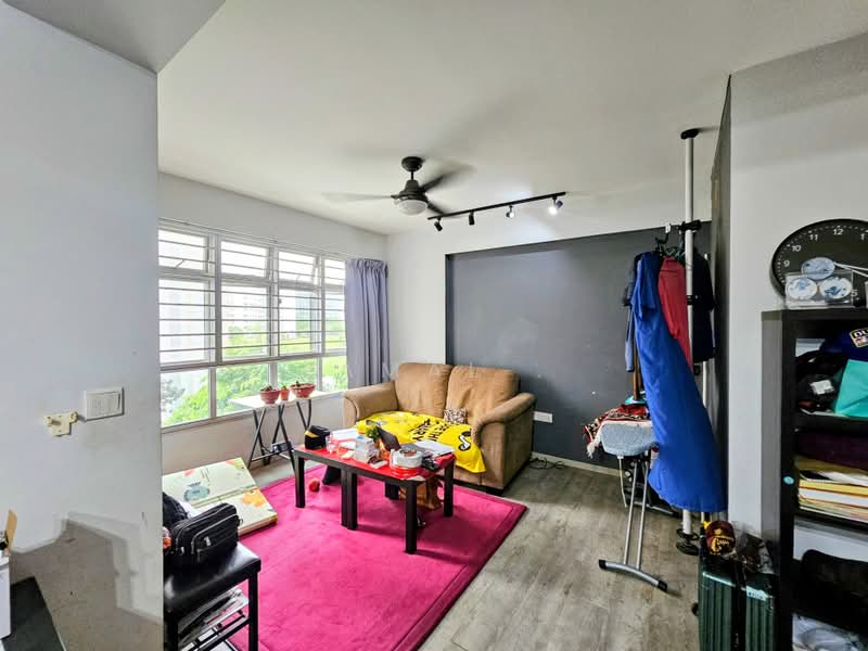 672B Yishun Avenue 4, 672B Yishun Avenue 4, 3 Bedrooms, 1,001 sqft, HDB Flat For Sale, by Kamal ., 500188395 - Living Room - PropertyGuru.com.sg