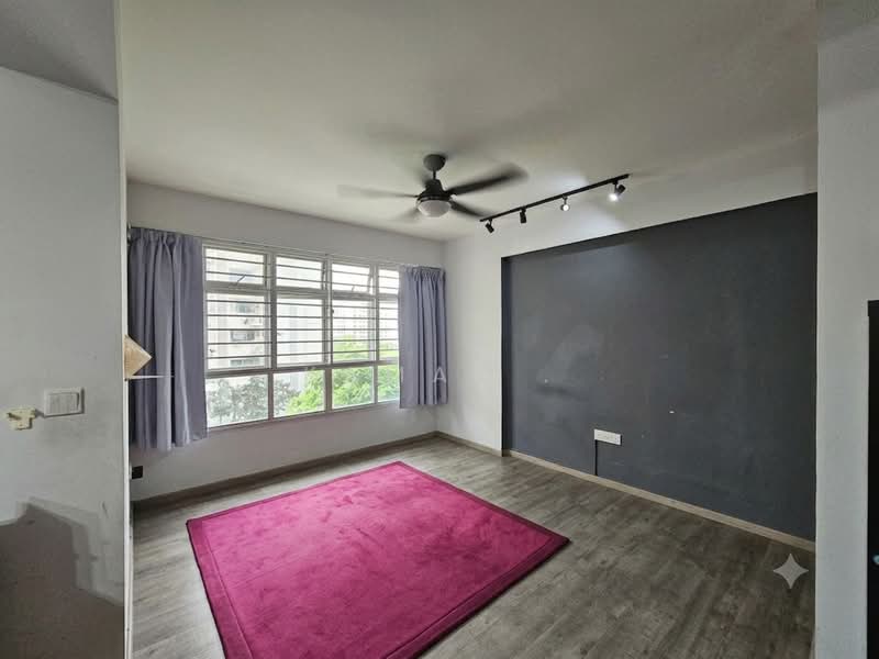 672B Yishun Avenue 4, 672B Yishun Avenue 4, 3 Bedrooms, 1,001 sqft, HDB Flat For Sale, by Kamal ., 500188395 - Living Room - PropertyGuru.com.sg