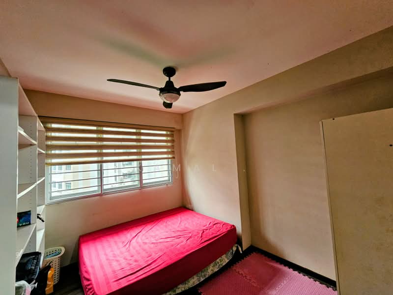 672B Yishun Avenue 4, 672B Yishun Avenue 4, 3 Bedrooms, 1,001 sqft, HDB Flat For Sale, by Kamal ., 500188395 - Bedroom - PropertyGuru.com.sg