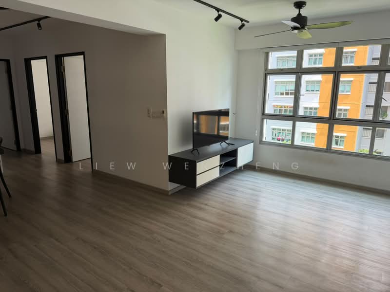 115C Canberra Walk, 115C Canberra Walk, 2 Bedrooms, 1,001 sqft, HDB Flat For Rent, by Liew Wenzheng, 500188412 - Living Room - PropertyGuru.com.sg