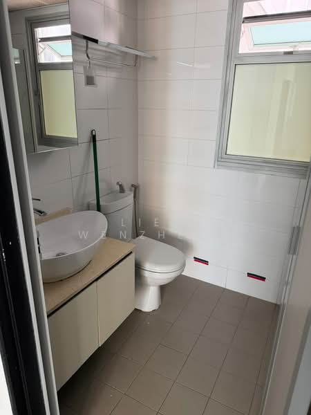 115C Canberra Walk, 115C Canberra Walk, 2 Bedrooms, 1,001 sqft, HDB Flat For Rent, by Liew Wenzheng, 500188412 - Bathroom - PropertyGuru.com.sg
