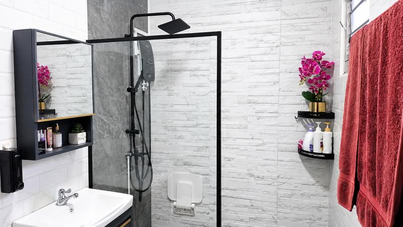 354 Yishun Ring Road, 354 Yishun Ring Road, 3 Bedrooms, 1,130 sqft, HDB Flat For Sale, by Iainrick Hu, 500188415 - Bathroom - PropertyGuru.com.sg