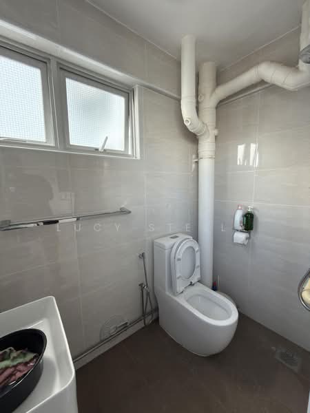 625 Yishun Street 61, 625 Yishun Street 61, 3 Bedrooms, 894 sqft, HDB Flat For Sale, by Lucy Stella, 500188418 - Common Bathroom - PropertyGuru.com.sg