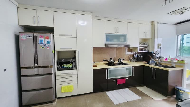 288 Tampines Street 22, 288 Tampines Street 22, 3 Bedrooms, 1,431 sqft, HDB Flat For Sale, by MARTIN, 500188429 - Kitchen - PropertyGuru.com.sg