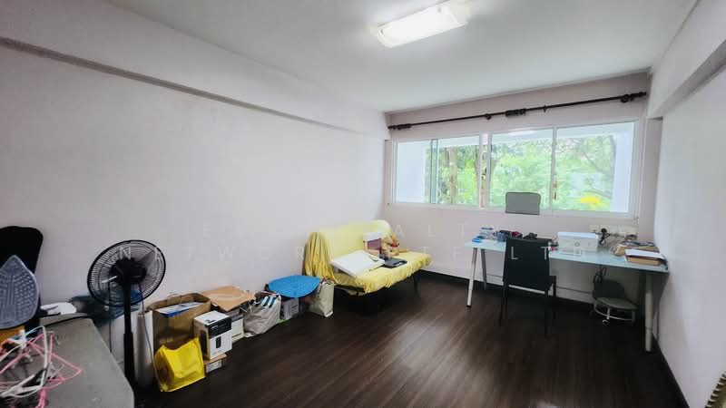 288 Tampines Street 22, 288 Tampines Street 22, 3 Bedrooms, 1,431 sqft, HDB Flat For Sale, by MARTIN, 500188429 - Study - PropertyGuru.com.sg